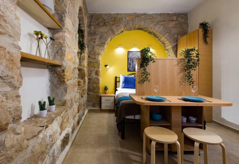 Ovadia Somech #2 Apartment *